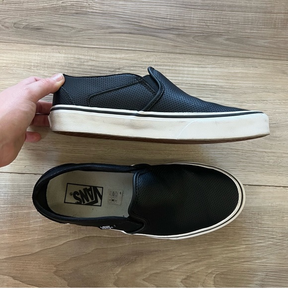Vans - Black Perf Leather Slip On Sneakers - Size 8 Women’s - Picture 7 of 11